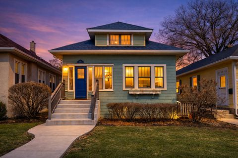 Photo of 8424 Greenview Avenue, Brookfield, IL 60513 (MLS # 12611733)