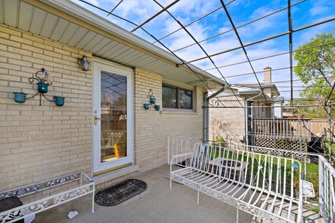 Tiny photo for 538 Westmere Road, Des Plaines, IL 60016 (MLS # 12559643)