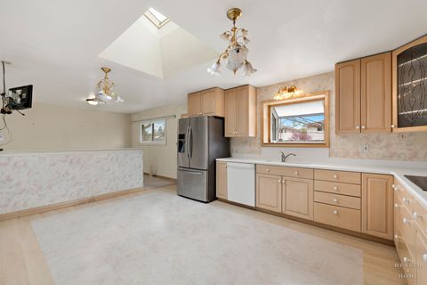 Tiny photo for 538 Westmere Road, Des Plaines, IL 60016 (MLS # 12559643)