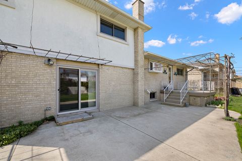 Tiny photo for 538 Westmere Road, Des Plaines, IL 60016 (MLS # 12559643)
