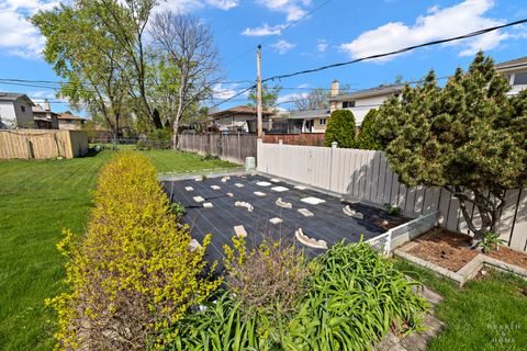 Tiny photo for 538 Westmere Road, Des Plaines, IL 60016 (MLS # 12559643)