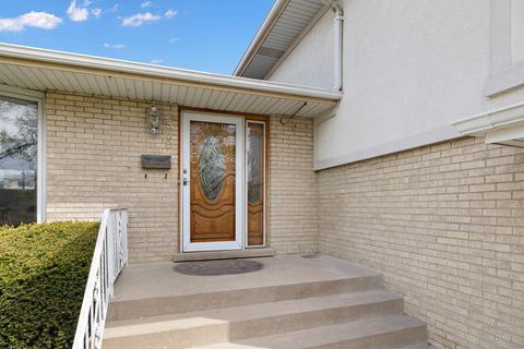 Tiny photo for 538 Westmere Road, Des Plaines, IL 60016 (MLS # 12559643)