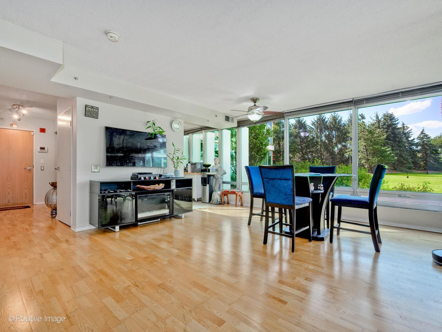 9715 WOODS Drive 402