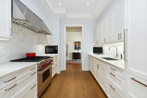 Tiny photo for 118 E ERIE Street #31F, Chicago, IL 60611 (MLS # 12507880)