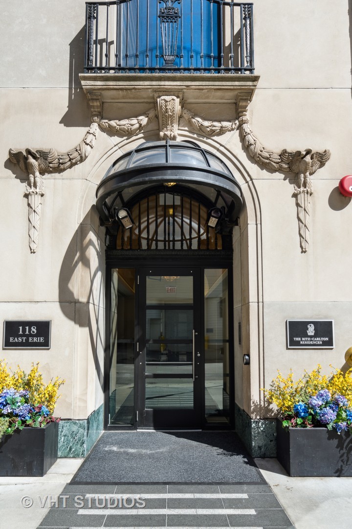 118 E ERIE Street 31F