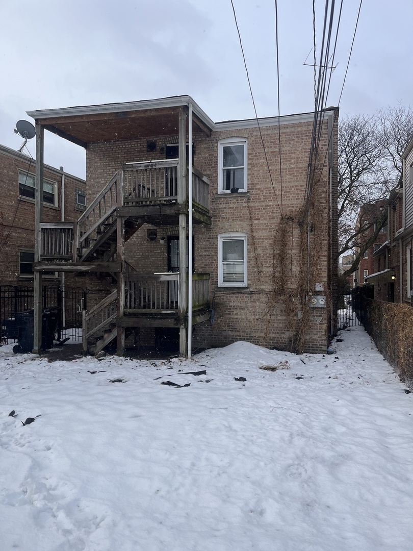 8751 S Blackstone Avenue