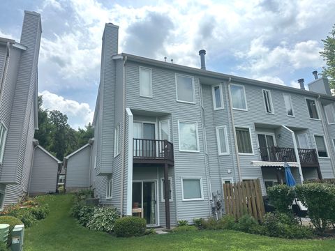 Tiny photo for 346 Bristol Lane, Fox River Grove, IL 60021 (MLS # 12448374)