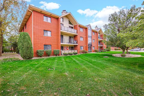Photo of 6601 Martin France Circle #2A, Tinley Park, IL 60477 (MLS # 12517327)