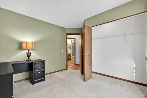 Tiny photo for 909 Little Falls Court #909, Elk Grove Village, IL 60007 (MLS # 12516479)