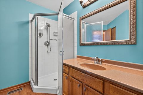 Tiny photo for 909 Little Falls Court #909, Elk Grove Village, IL 60007 (MLS # 12516479)