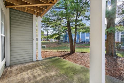 Tiny photo for 909 Little Falls Court #909, Elk Grove Village, IL 60007 (MLS # 12516479)