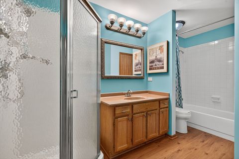 Tiny photo for 909 Little Falls Court #909, Elk Grove Village, IL 60007 (MLS # 12516479)