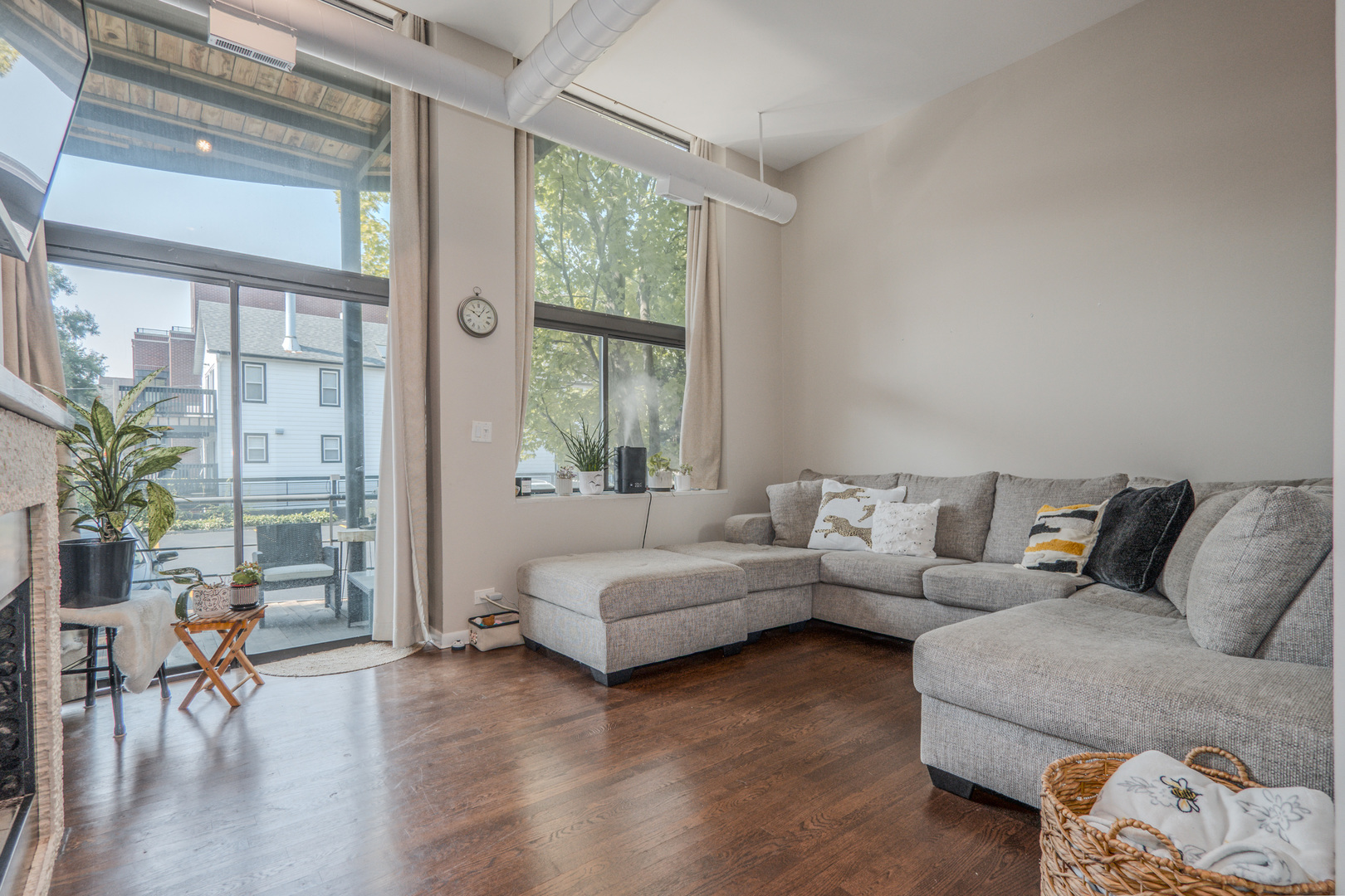 2343 N Greenview Avenue 110
