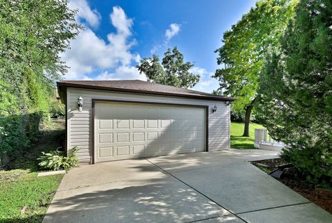 Tiny photo for 722 Merlin Drive, Schaumburg, IL 60193 (MLS # 12486537)