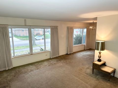 Tiny photo for 5844 Warren Street, Morton Grove, IL 60053 (MLS # 12523298)