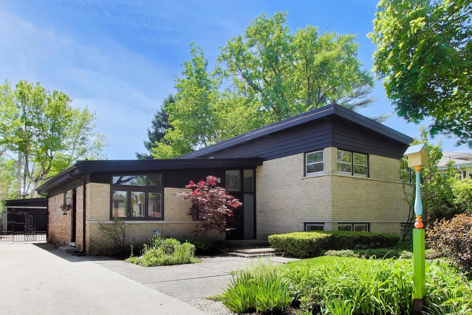 2717 Lincoln Lane