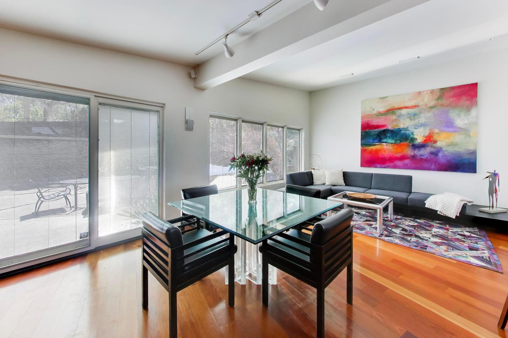 2717 Lincoln Lane