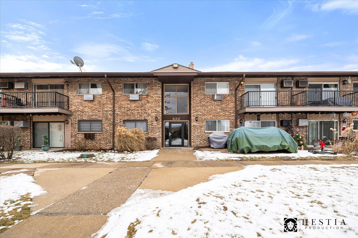 822 E Old Willow Road 6-204