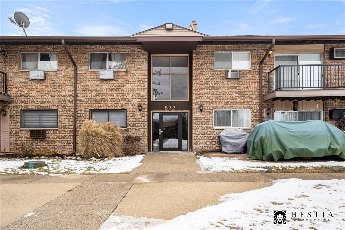 822 E Old Willow Road 6-204