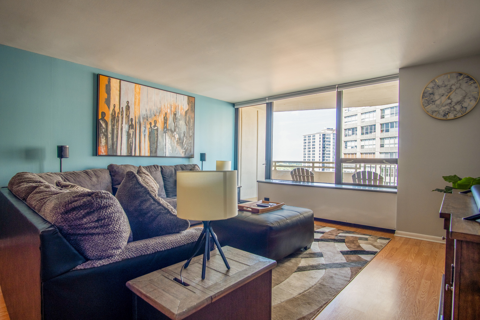 3930 N PINE GROVE Avenue 1115