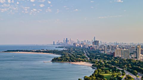 Tiny photo for 6007 N Sheridan Road #25E, Chicago, IL 60660 (MLS # 12480322)
