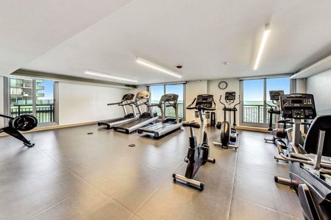 Tiny photo for 6007 N Sheridan Road #25E, Chicago, IL 60660 (MLS # 12480322)