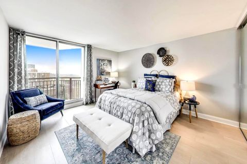 Tiny photo for 6007 N Sheridan Road #25E, Chicago, IL 60660 (MLS # 12480322)