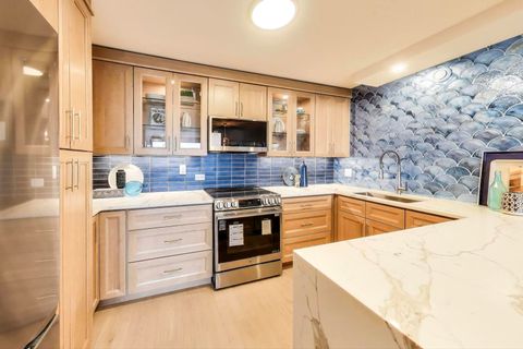 Tiny photo for 6007 N Sheridan Road #25E, Chicago, IL 60660 (MLS # 12480322)
