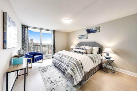 Tiny photo for 6007 N Sheridan Road #25E, Chicago, IL 60660 (MLS # 12480322)