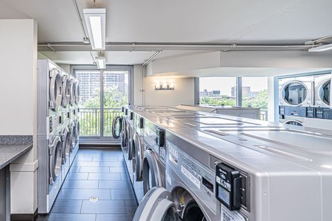 Tiny photo for 6007 N Sheridan Road #25E, Chicago, IL 60660 (MLS # 12480322)