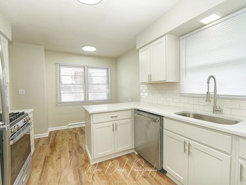 Tiny photo for 37684 N Sheridan Road, Beach Park, IL 60087 (MLS # 12536568)