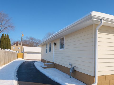 Tiny photo for 37684 N Sheridan Road, Beach Park, IL 60087 (MLS # 12536568)