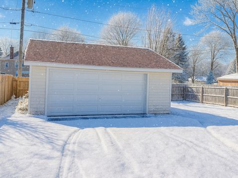 Tiny photo for 37684 N Sheridan Road, Beach Park, IL 60087 (MLS # 12536568)