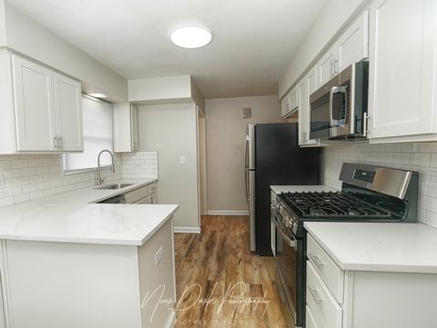 Tiny photo for 37684 N Sheridan Road, Beach Park, IL 60087 (MLS # 12536568)