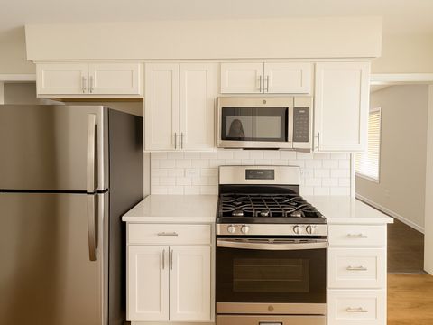 Tiny photo for 37684 N Sheridan Road, Beach Park, IL 60087 (MLS # 12536568)