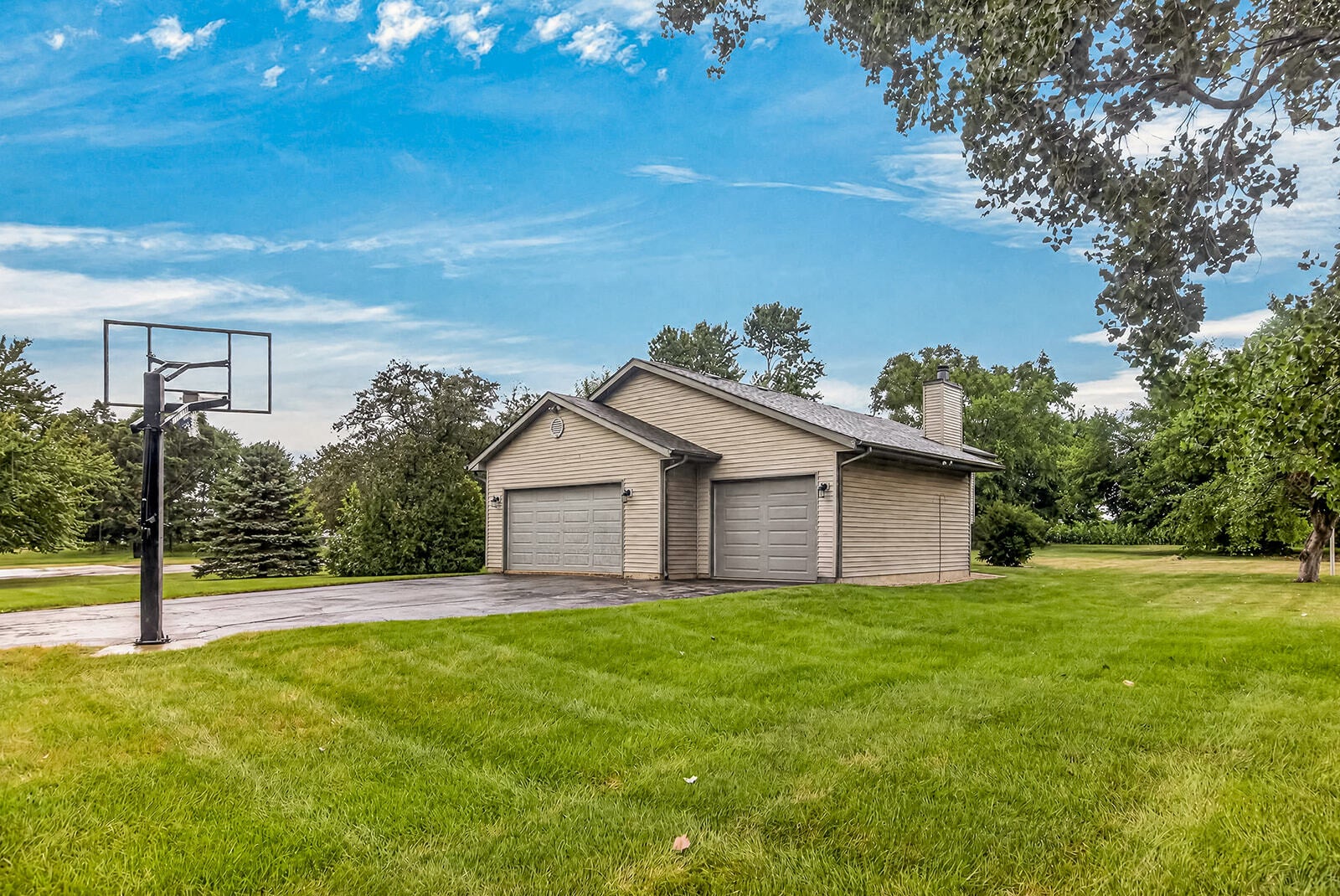 8483 E Cardinal Lane