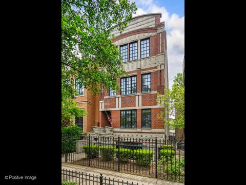 1043 W Wolfram Street 1 Chicago IL 60657