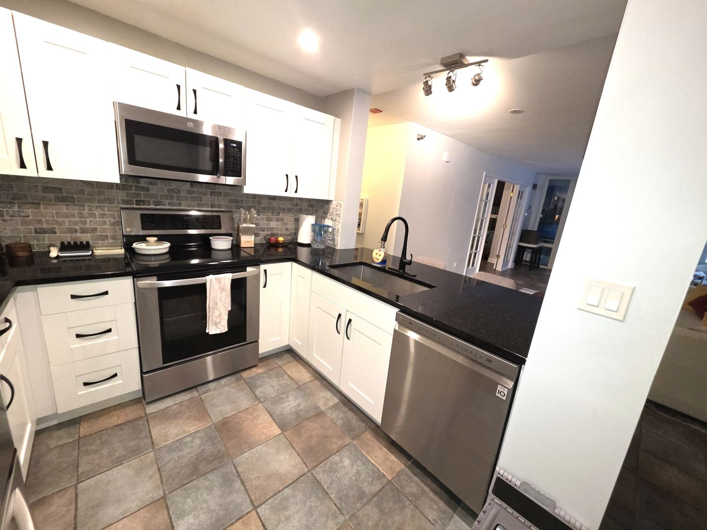 345 N La Salle Drive 205