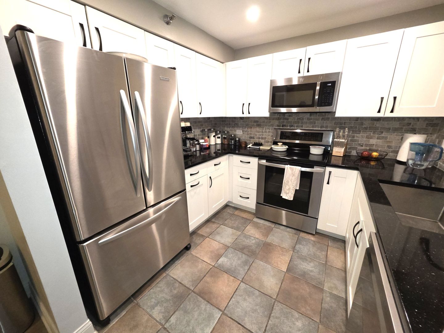 345 N La Salle Drive 205