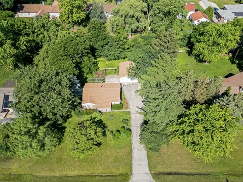 Photo of 5736 Willow Springs Road, La Grange Highlands, IL 60525 (MLS # 12401911)