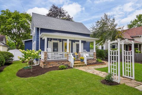 Tiny photo for 125 N JACKSON Street, Batavia, IL 60510 (MLS # 12493387)