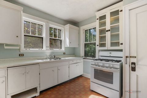 Tiny photo for 362 Newman Court, Lake Bluff, IL 60044 (MLS # 12477951)