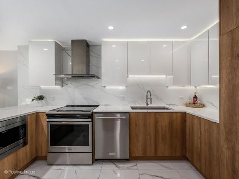 Tiny photo for 1030 N State Street #21J, Chicago, IL 60610 (MLS # 12516834)