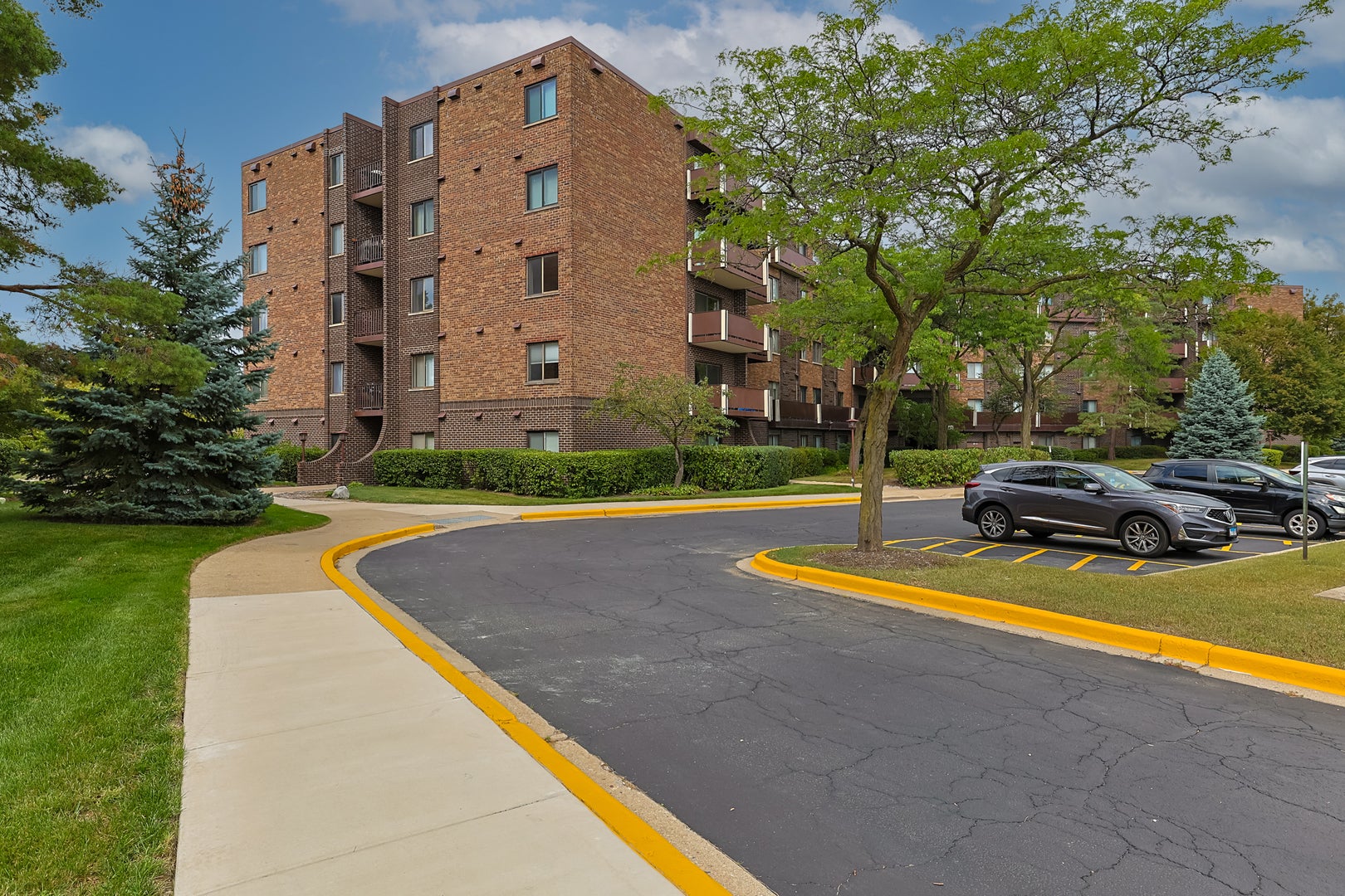 840 Wellington Avenue 501