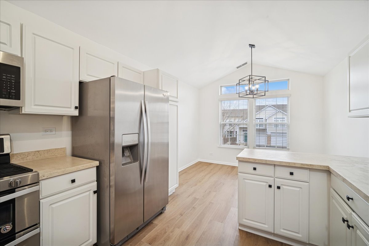 1153 Hawthorne Lane 1153