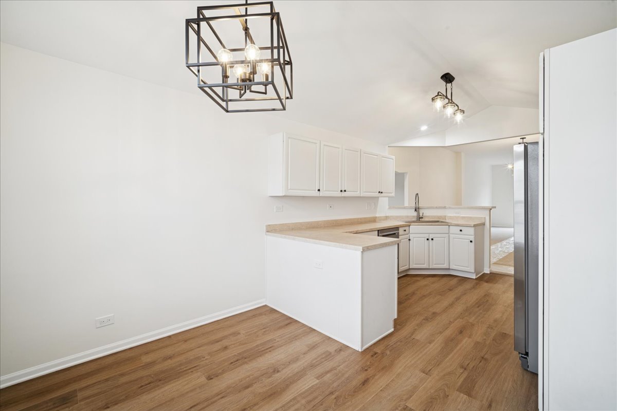 1153 Hawthorne Lane 1153