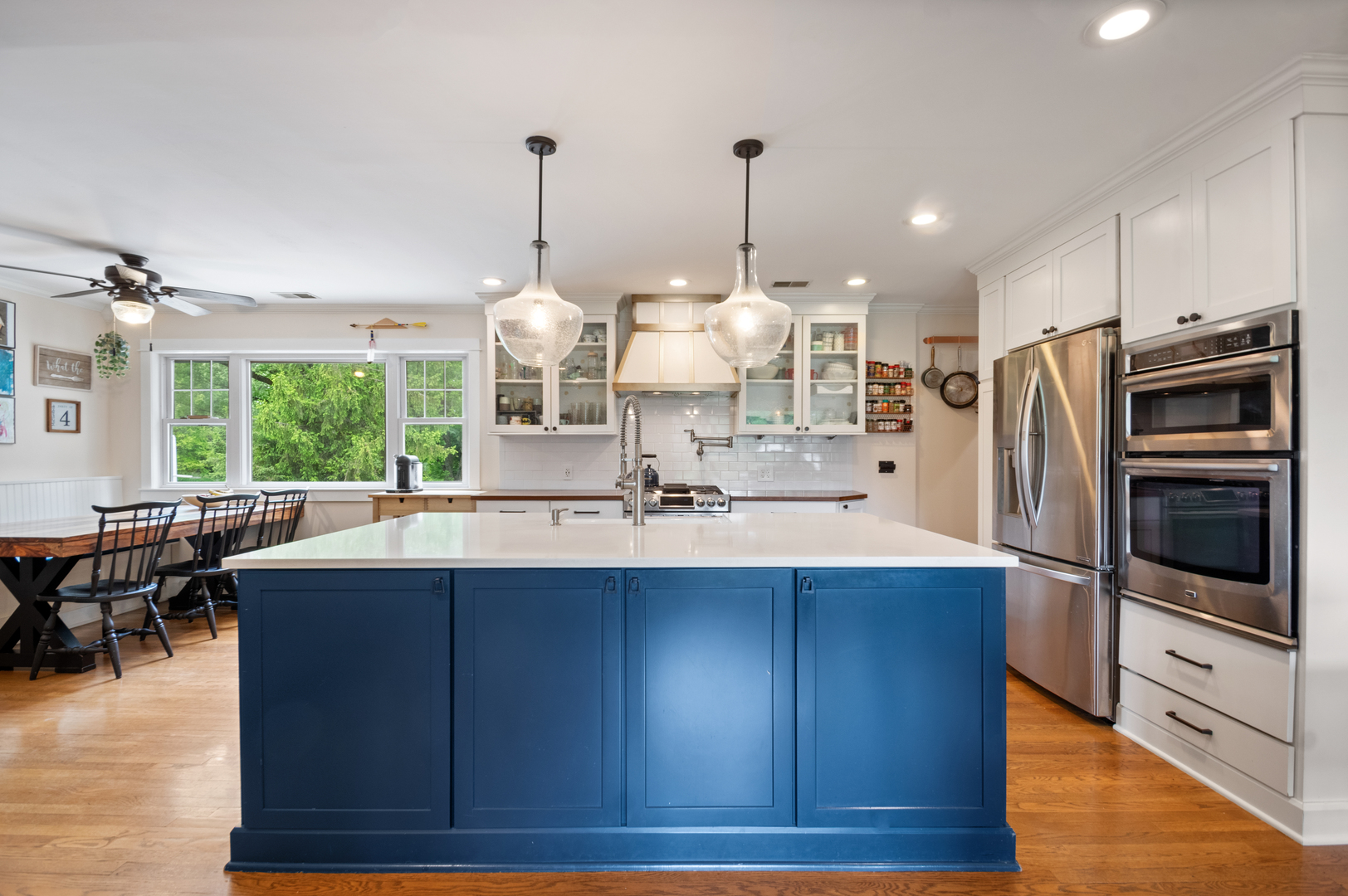 17W214 W Hillside Lane