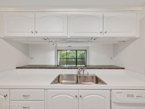 Tiny photo for 1401 Burr Oak Road #202B, Hinsdale, IL 60521 (MLS # 12485577)