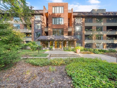 Tiny photo for 1401 Burr Oak Road #202B, Hinsdale, IL 60521 (MLS # 12485577)
