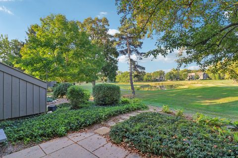 Tiny photo for 404 N SHORELINE Road #298, Lake Barrington, IL 60010 (MLS # 12495842)